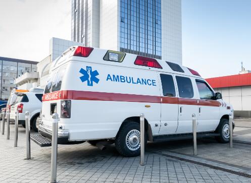 北京朝阳医院附近非急救120救护车长途转运护送怎么收费