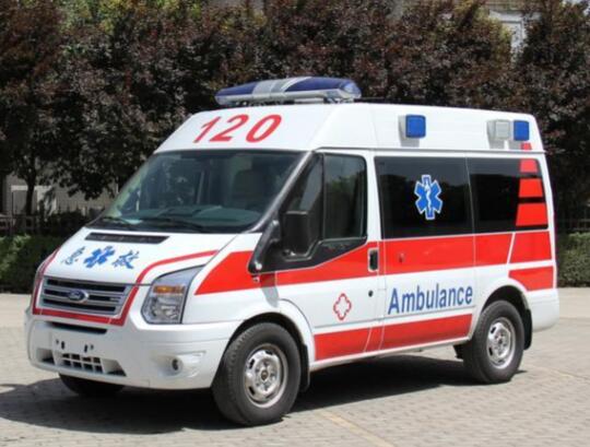 信阳救护车出租转运服务,靠谱转院救护车转运多少钱